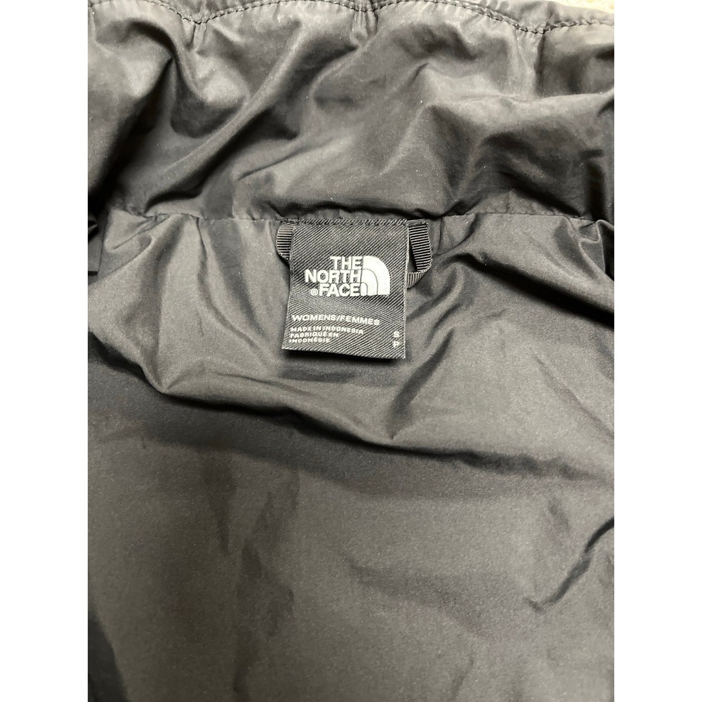 The North Face Women's Black Quilted Puffer Jacket size small - Picture 3 of 4